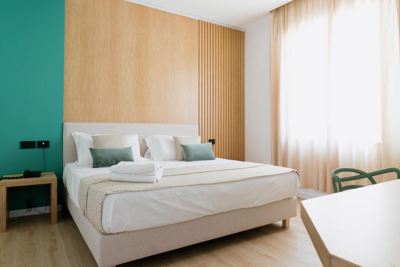 Plana Hotel Caserta Buitenkant foto