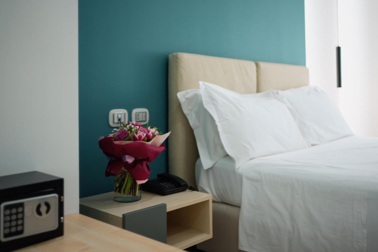 Plana Hotel Caserta Buitenkant foto