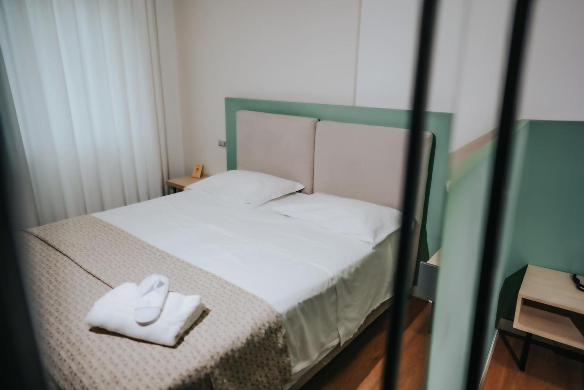 Plana Hotel Caserta Buitenkant foto