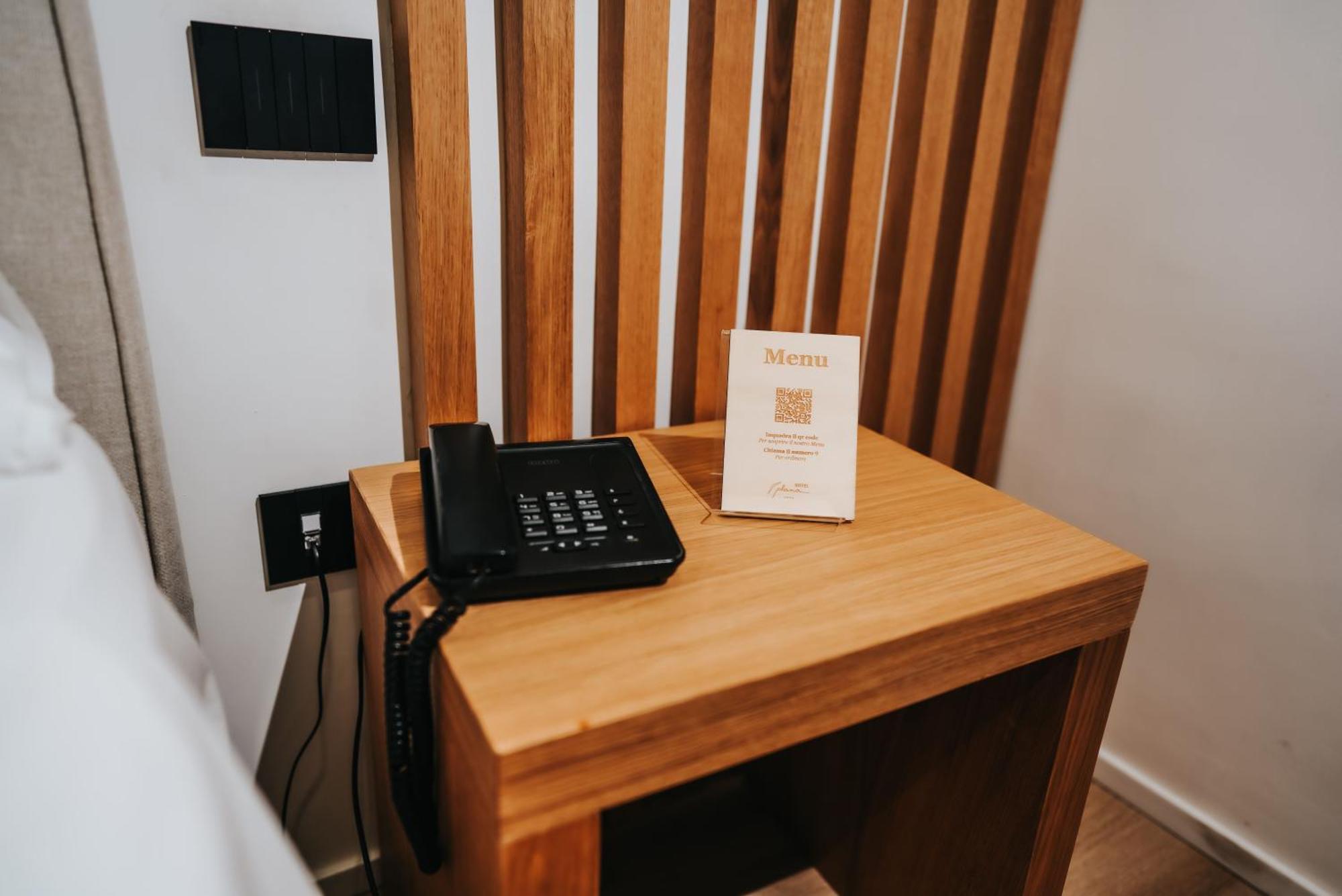 Plana Hotel Caserta Buitenkant foto